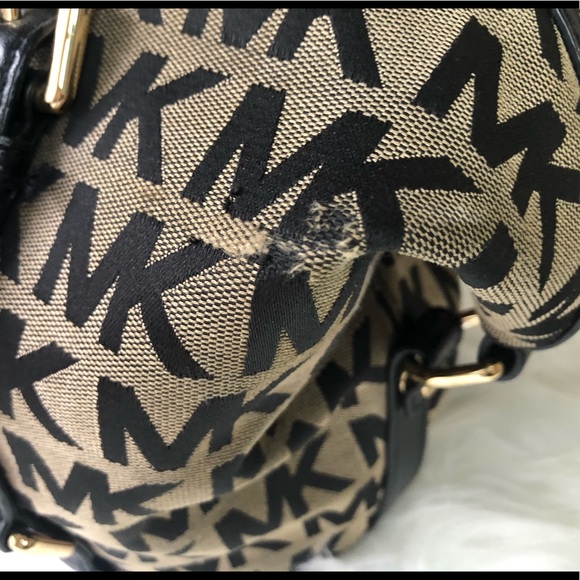 {SOLD} Micheal Kors Satchel handbag Large - Picture 3 of 6
